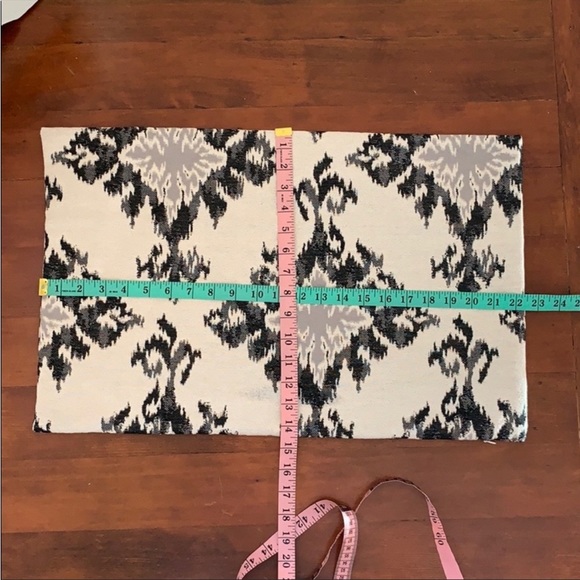 NWOT Williams Sonoma Home Tiana Medallion Ikat Jacquard Lumbar Pillow Cover - Picture 4 of 8